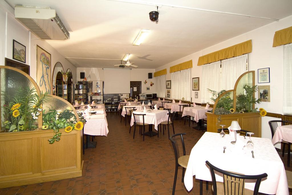 Camping Hotel Au Lac De Como Sorico Esterno foto
