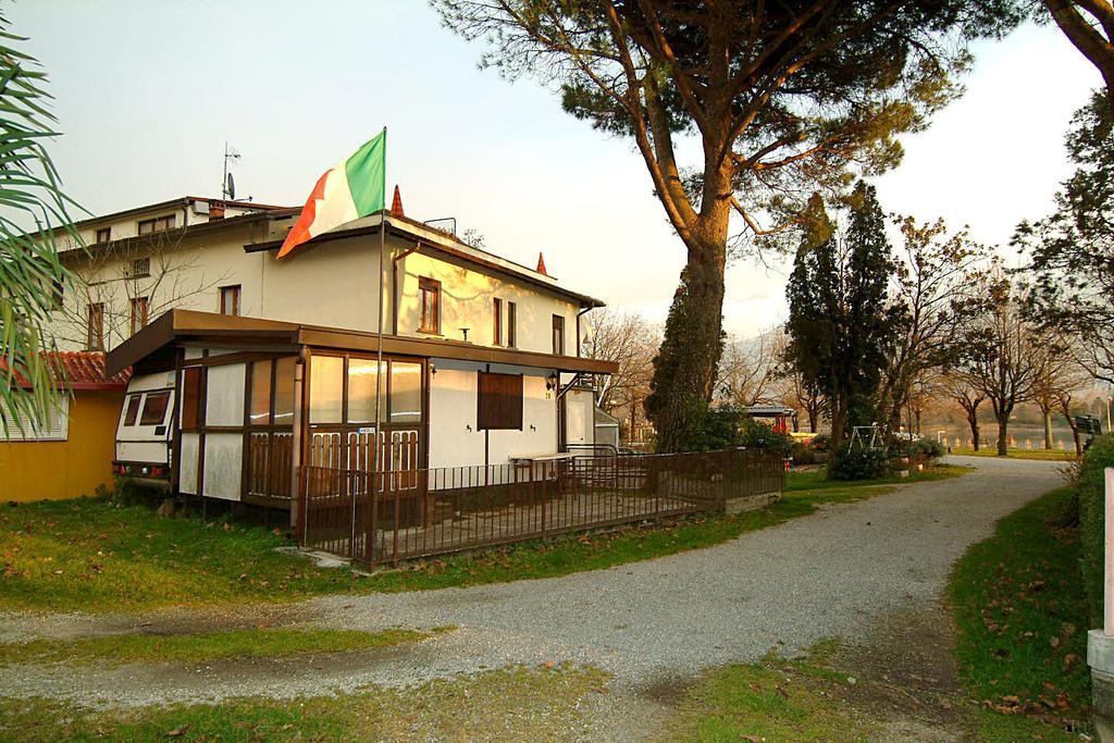 Camping Hotel Au Lac De Como Sorico Esterno foto