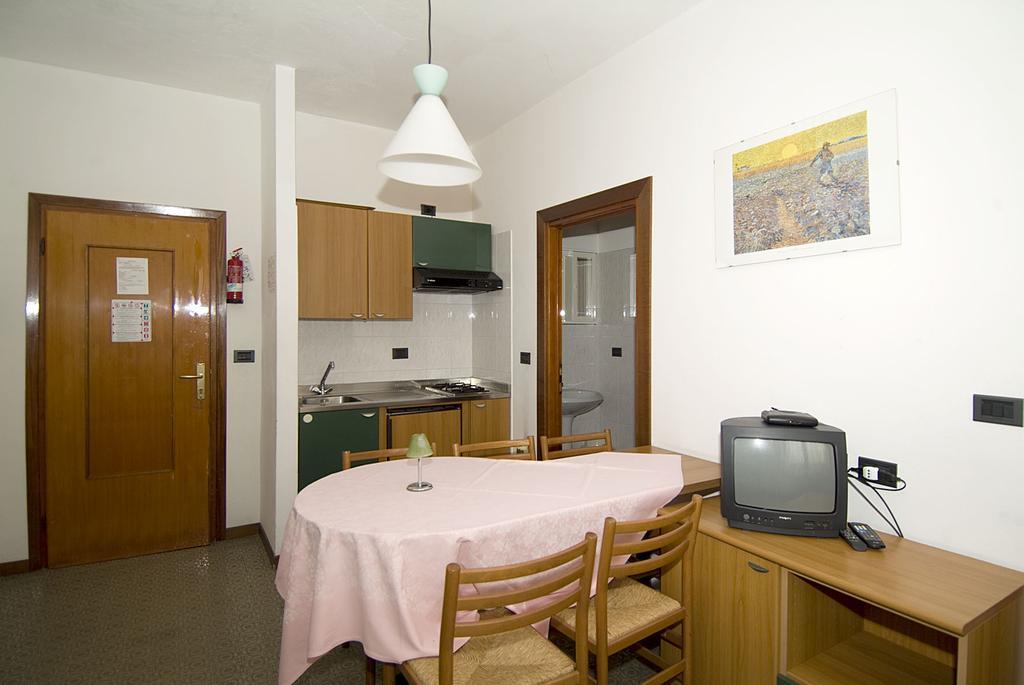 Camping Hotel Au Lac De Como Sorico Esterno foto