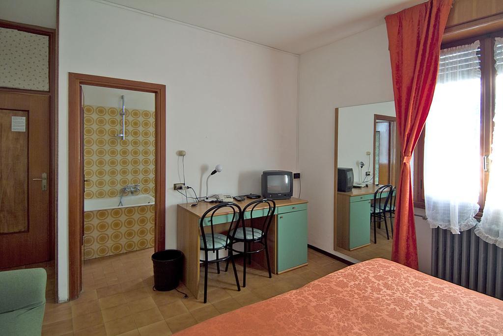 Camping Hotel Au Lac De Como Sorico Esterno foto