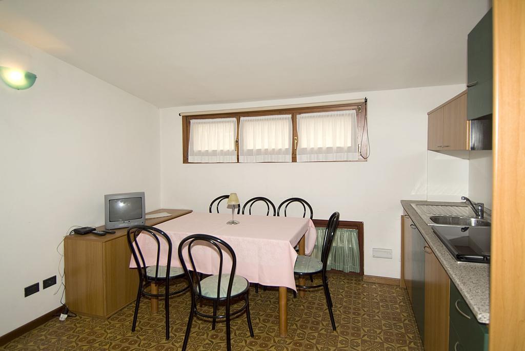 Camping Hotel Au Lac De Como Sorico Camera foto