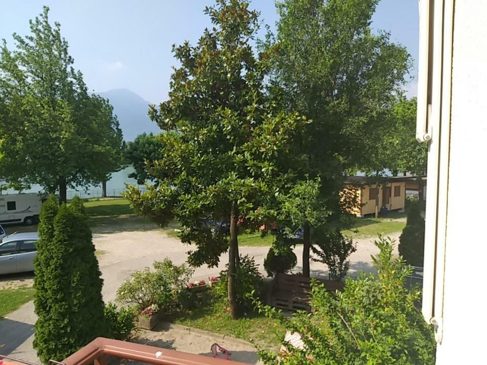 Camping Hotel Au Lac De Como Sorico Esterno foto