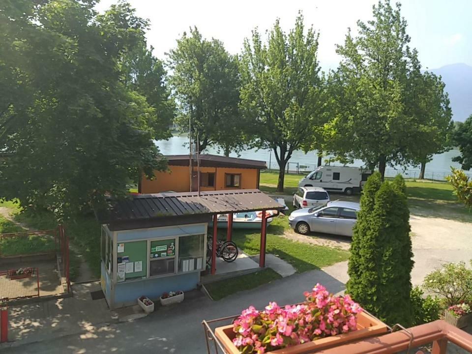 Camping Hotel Au Lac De Como Sorico Esterno foto