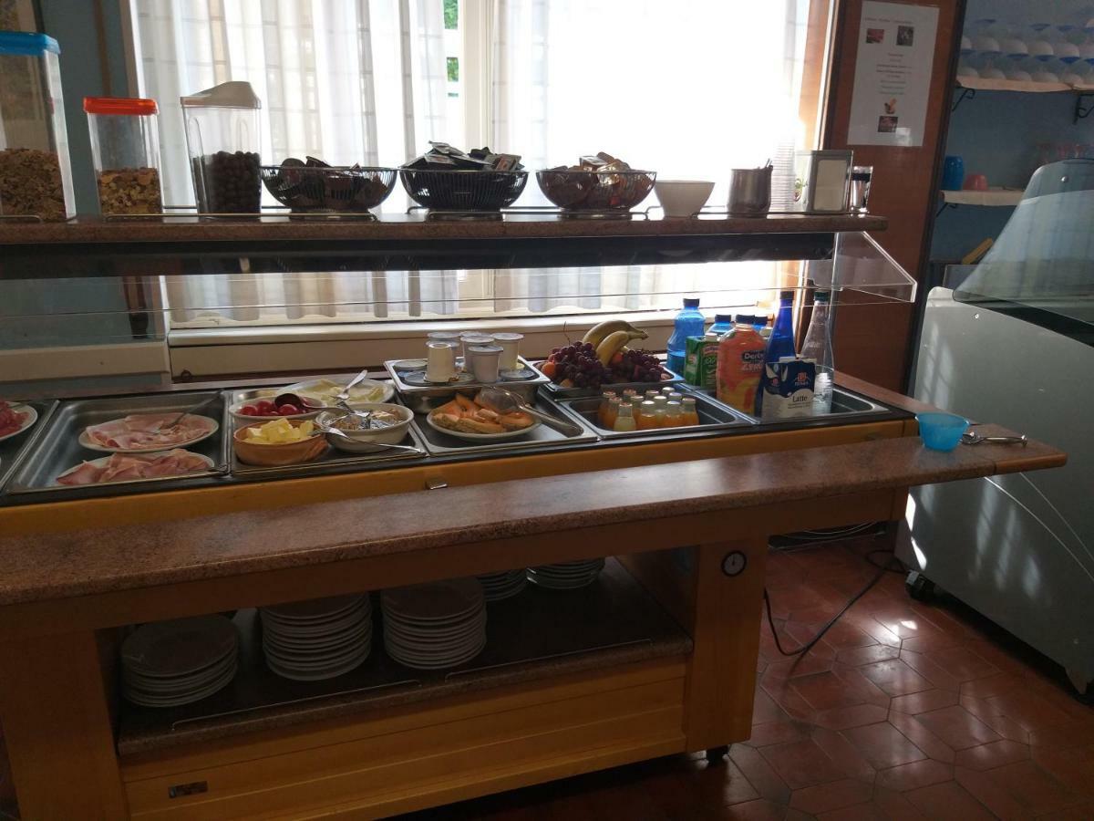 Camping Hotel Au Lac De Como Sorico Esterno foto