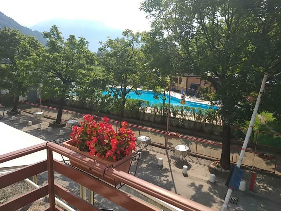 Camping Hotel Au Lac De Como Sorico Esterno foto